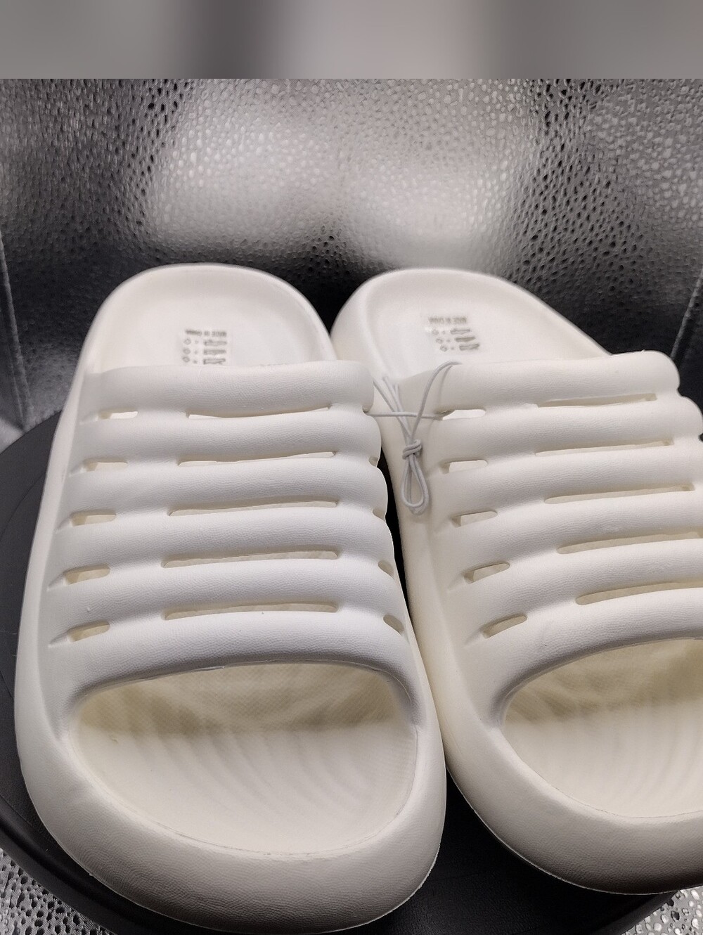 Recovery slides Off white size 36-37 (US size 5 - 6)